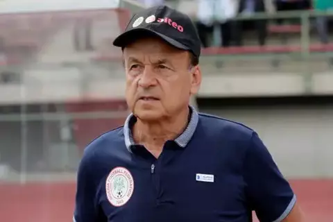 مدرب بنين: نعرف الكثير عن منتخب مصر.. ونعلم أنه من الصعب التغلب عليهم